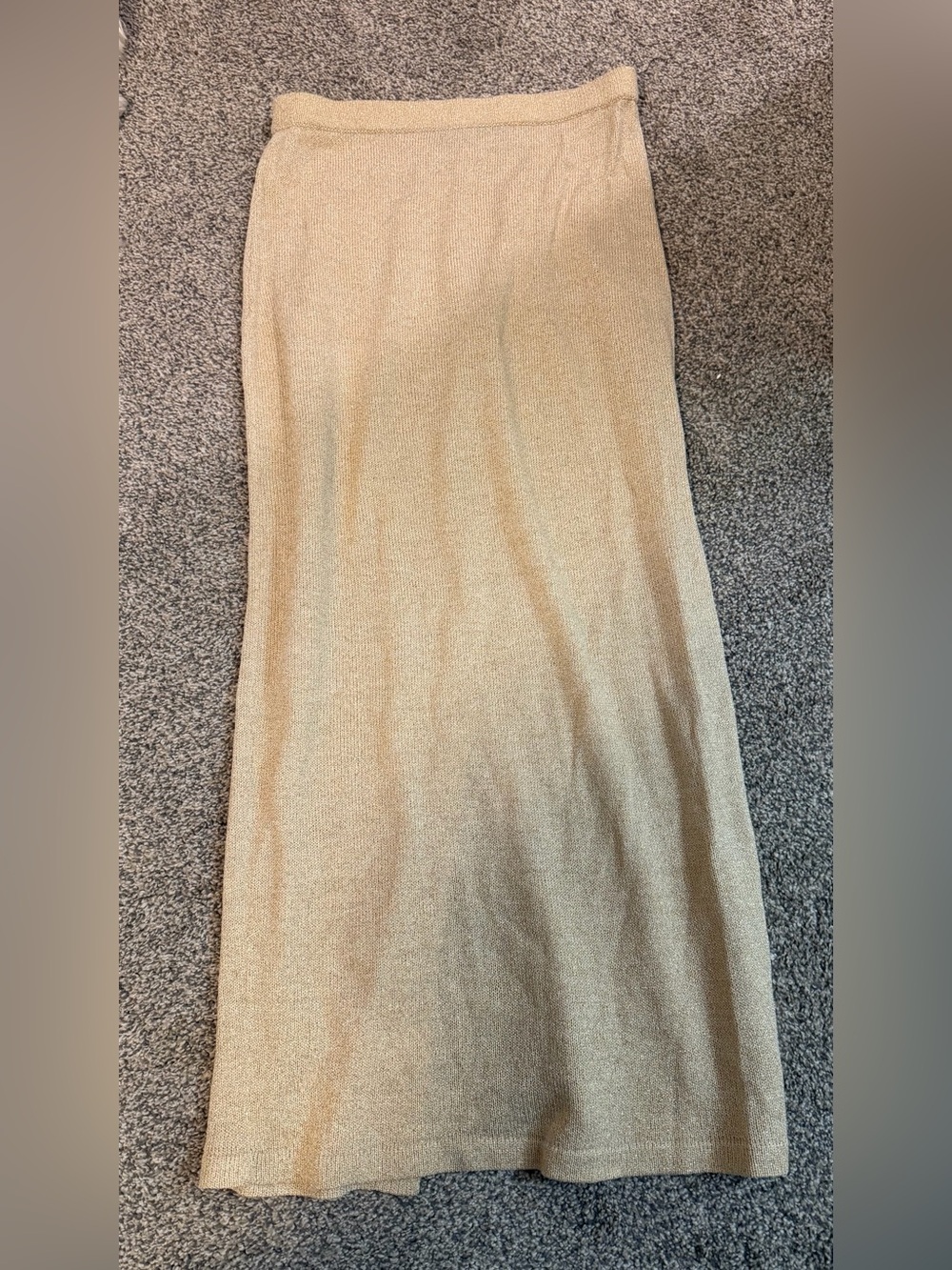 Women’s Solini size 8 gold shimmer midi skirt with slit in back. Size 8. EUC